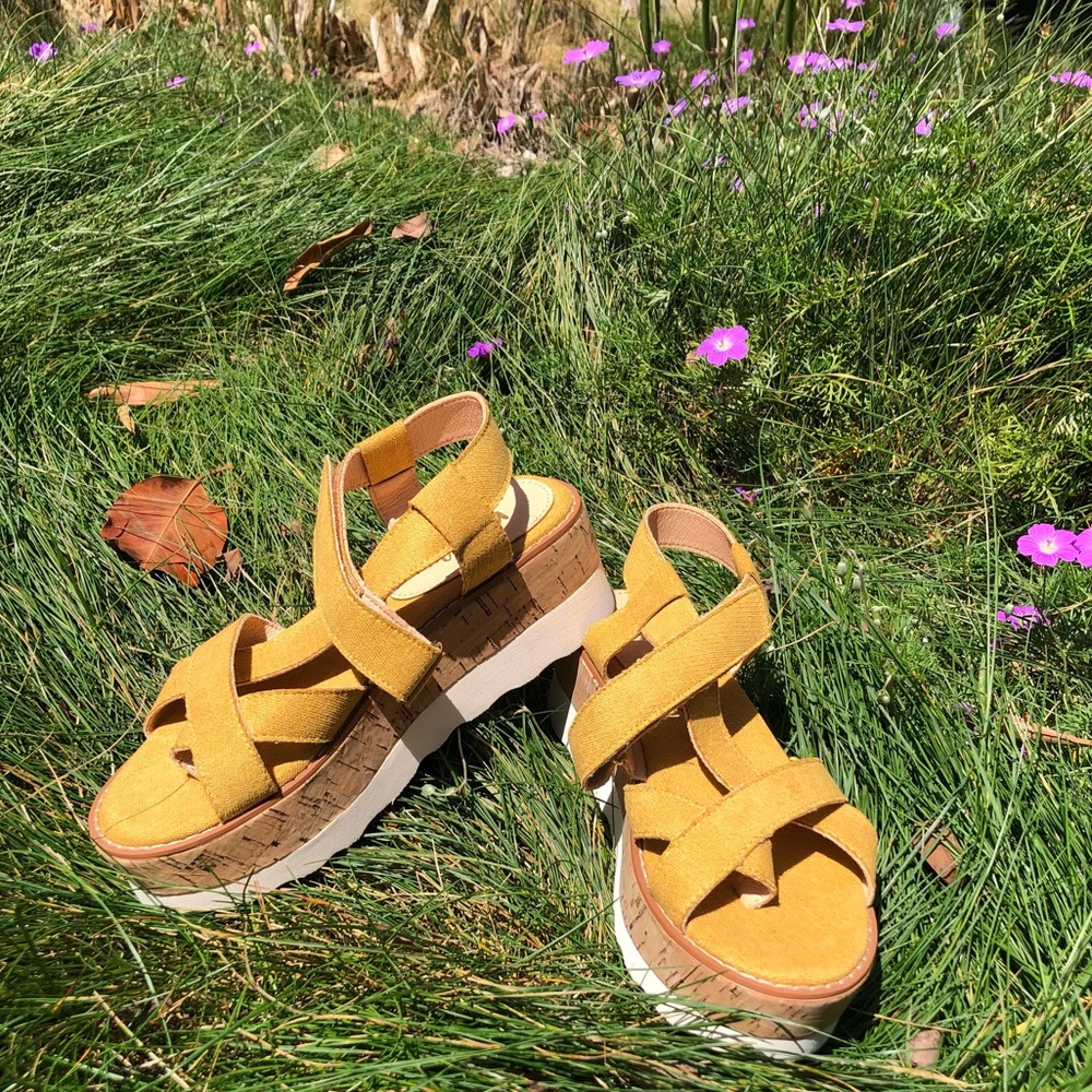 Sarah Platform Sandals Size 6.5